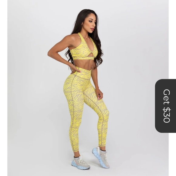 Noire Blanc Lamone Scrunch set - Picture 2 of 9